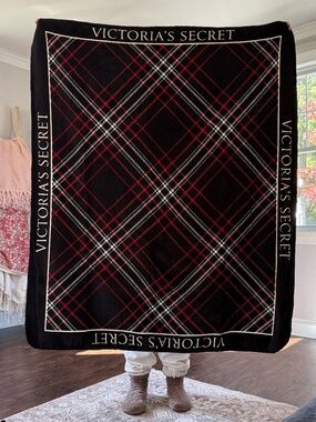 Victoria’s Secret Cozy Plush Blanket | 50” x 60” | Brand New